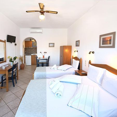 Erisimo Hotel Aegiali Bagian luar foto