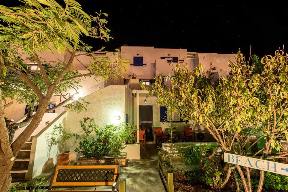 Erisimo Hotel Aegiali Bagian luar foto
