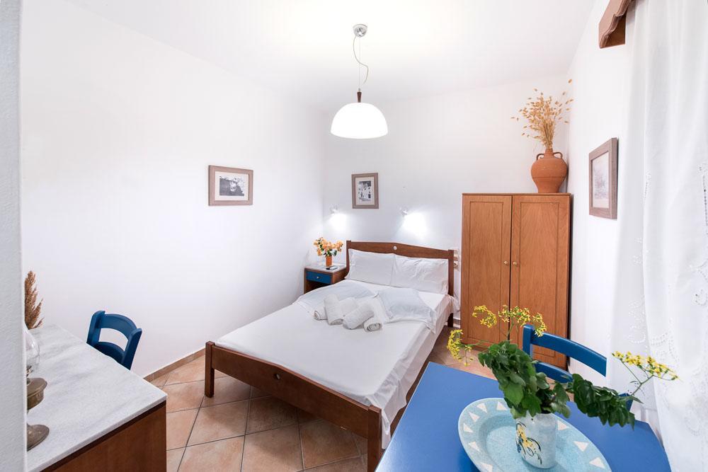 Erisimo Hotel Aegiali Bagian luar foto